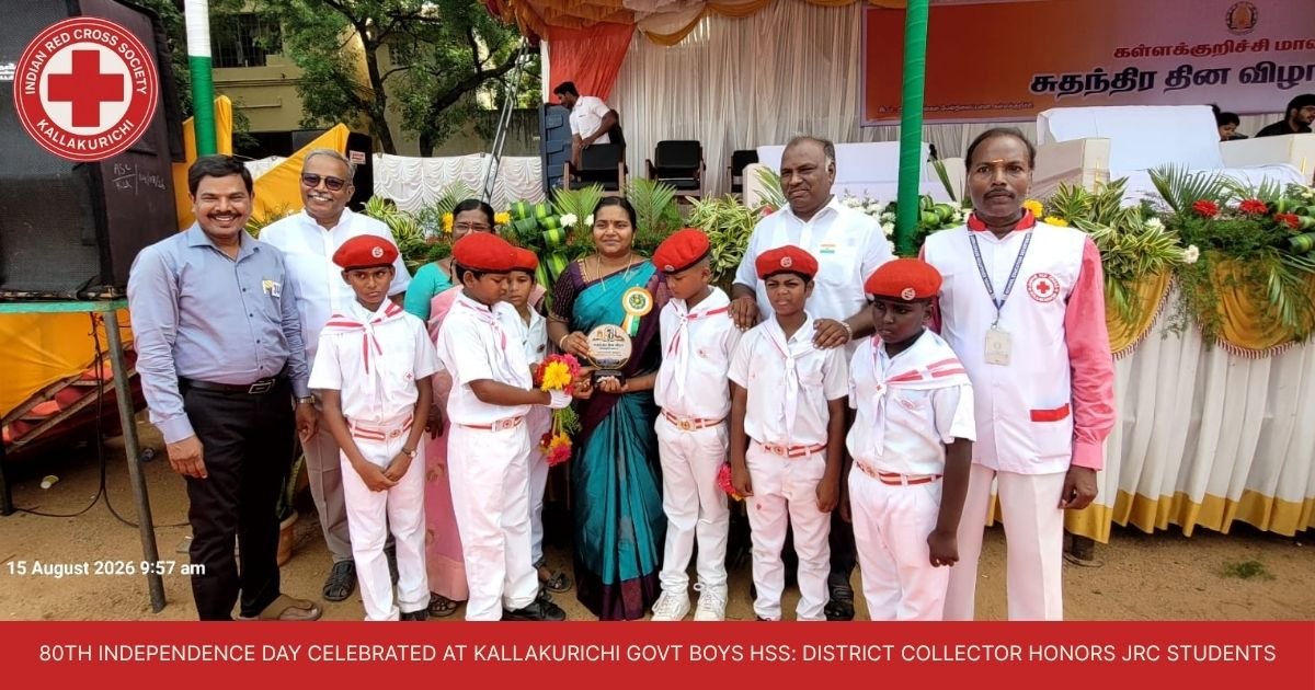 80-வது சுதந்திர தின கொண்டாட்டம்: கள்ளக்குறிச்சி பள்ளி மாணவர்களுக்கு ஆட்சியர் நினைவுப் பரிசு வழங்கி கௌரவிப்பு!